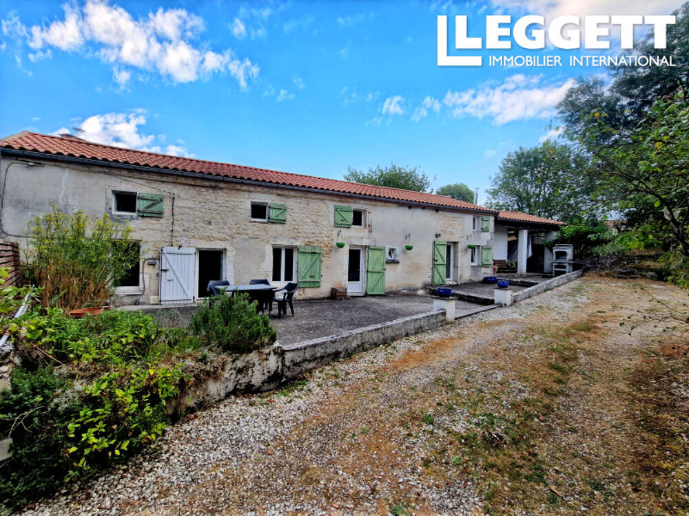 Vente Maison Charmante longère de 120m2, avec dépendances et jardin, située dans un hameau au calme , à 16km d'ANGOULEME. Fouquebrune