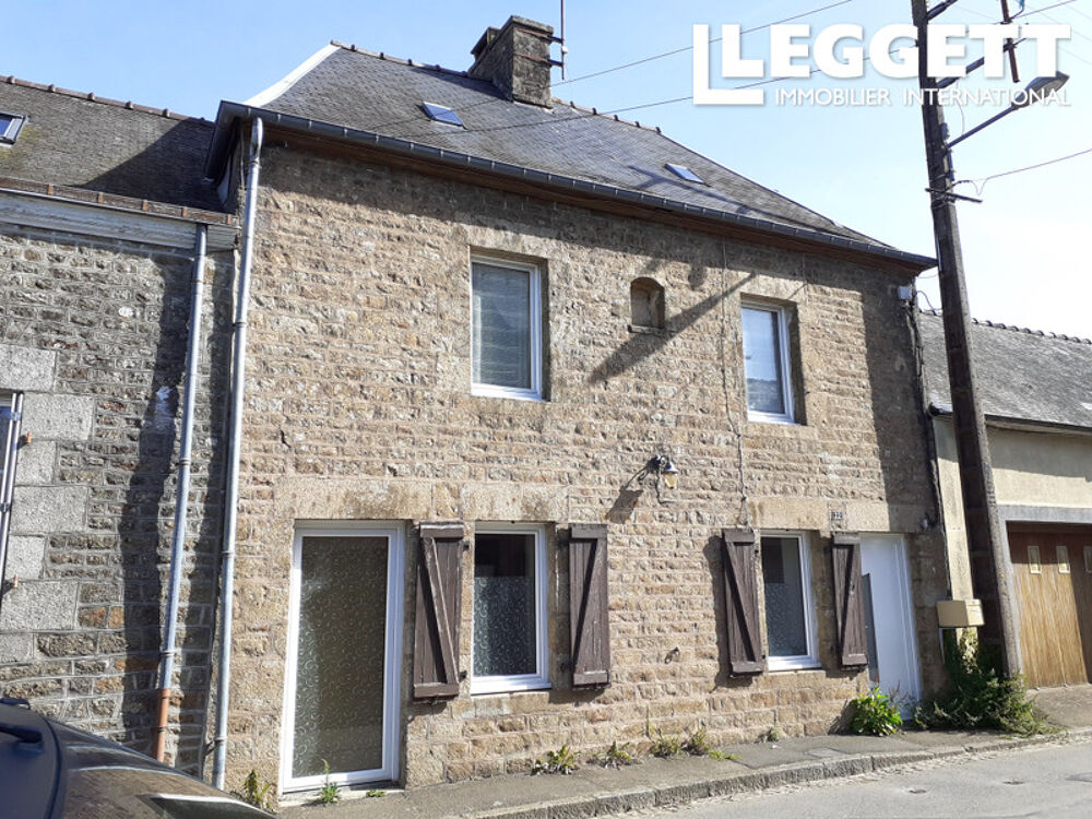 Sympathique maison de bourg en pierre mitoyenne largement rénovée, 3 chambres, joli jardin clos sur l?arrière