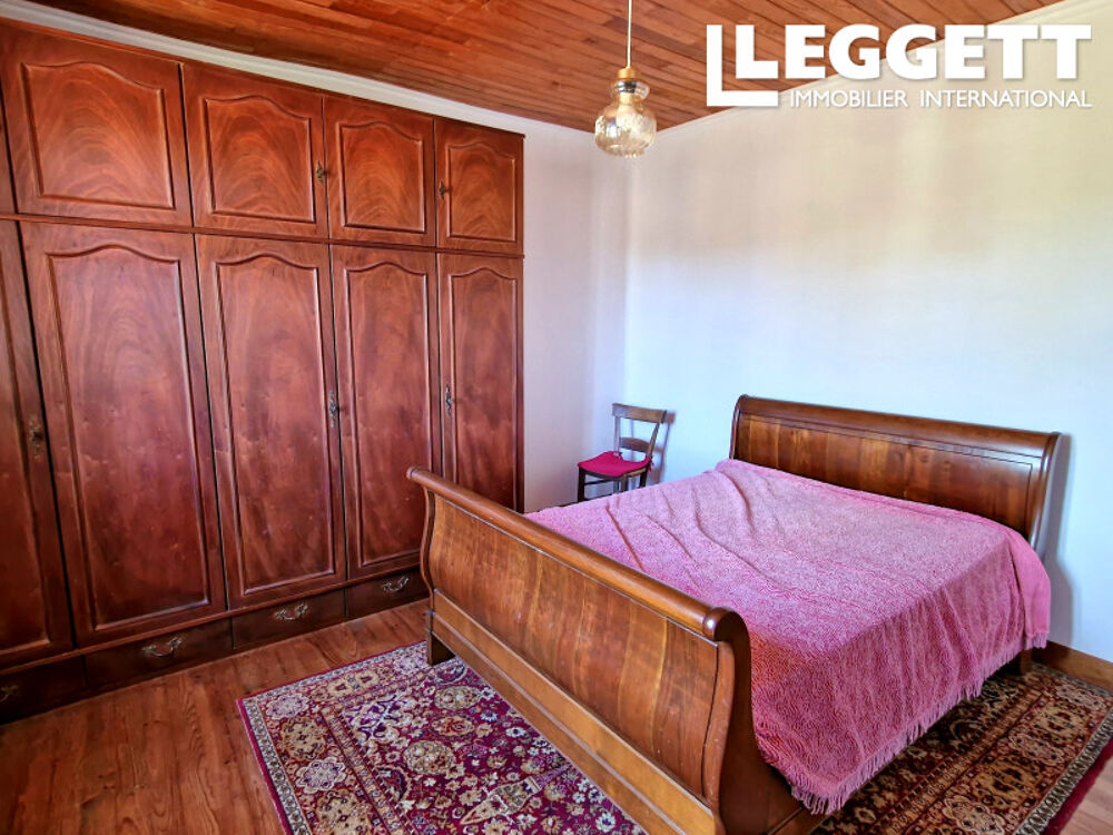 Vente Maison Propriété de caractère en Dordogne avec 5,8 hectares, étang et dépendances proche Mussidan et Bergerac Saint-mÉdard-de-mussidan
