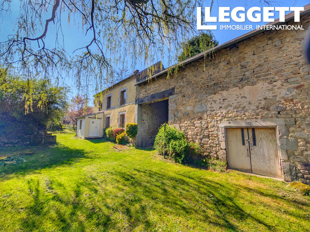 Belle maison en pierre comprenant 4 chambres, une grange attenante et plus d'un hectare de terrain