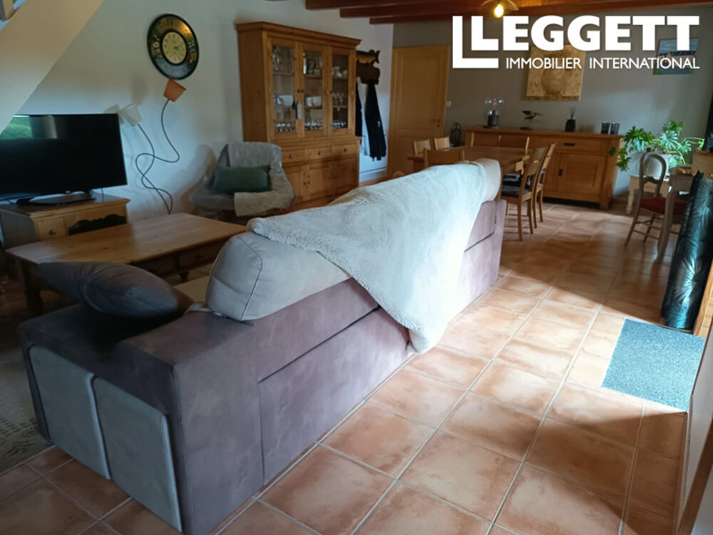 Vente Maison Une longère superbement présentée, avec des dépendances et un terrain à la campagne. Le cloÎtre-pleyben