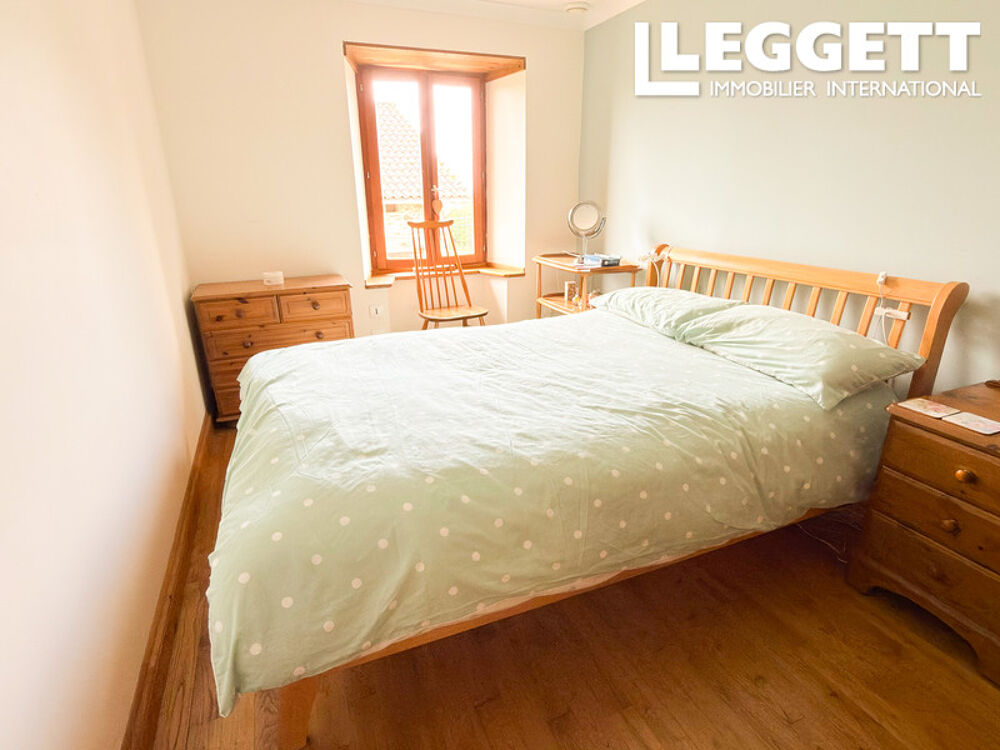 Vente Maison SOUS OFFRE - Charmante maison de campagne de trois chambres avec une grande grange et un jardin Dournazac