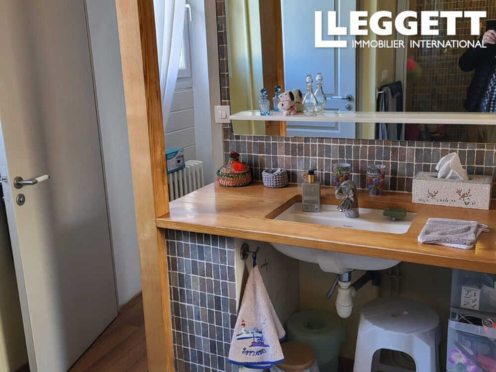Vente Maison Leggett vous présente une belle maison de 4 chambres et garage attenant de 75 m2 à Biéville Beuville, Caen. BiÉville-beuville