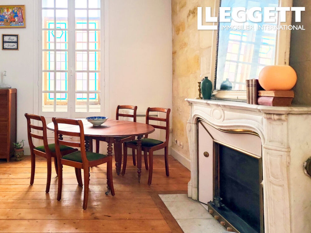Vente Appartement Superbe Appartement de 112 m² dans un Immeuble en Pierre à 100 mètres de la Grande Cloche Bordeaux