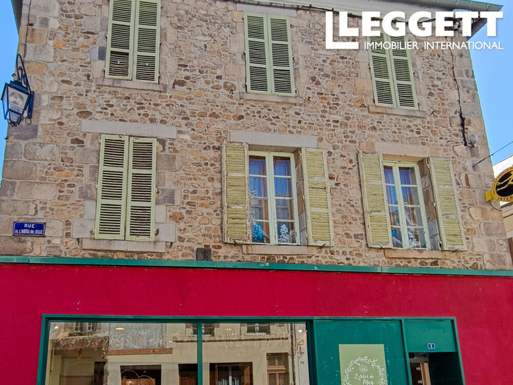 Charmante châtellenie avec local commercial et 2 appartements dans ville thermale, revenus locatifs immédiats