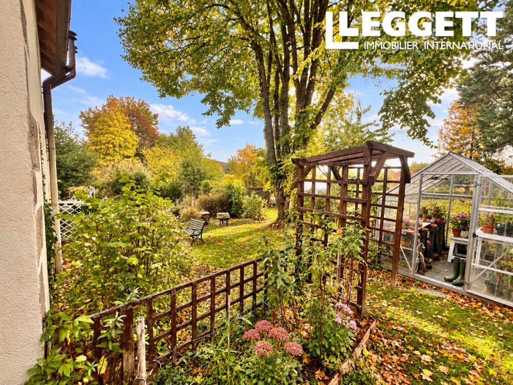 Vente Maison Charmante petite maison de hameau, située dans sa propre cour et ses jardins ; cadre privé et idyllique. BussiÈre-dunoise