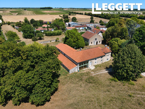   Exceptionnel ancien domaine de 15 ch/6 sde offrant un important potentiel de conversion proche de Jarnac Maison - 15 + pièce(s) - 484 m²