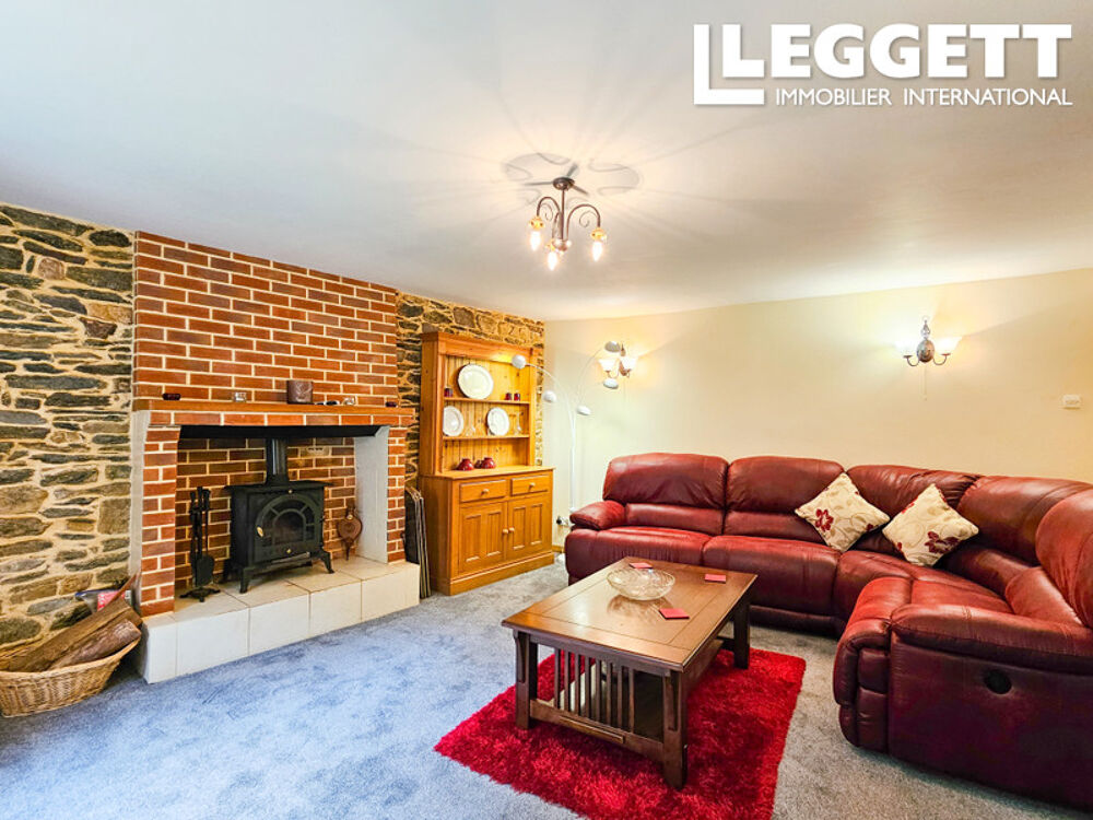 Vente Maison Longère en pierre de trois chambres, avec jardin, dans un hameau calme à proximité du Lac de Guerlédan. Caurel