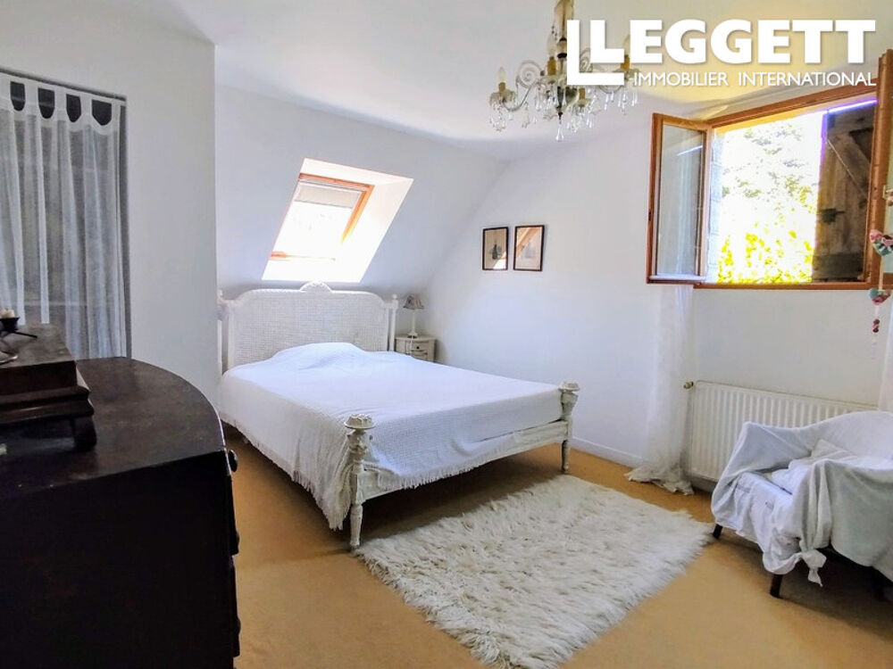 Vente Maison Vue panoramique sur la vallée ? Authentique maison de caractère avec dépendances et terrain de 1,12 ha<br /> Barenton