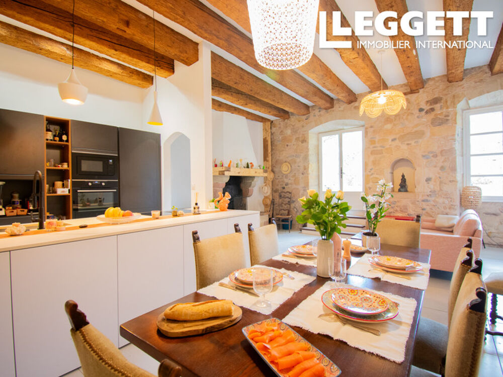 Superbe maison à Alet-les-Bains avec la possibilité de faire des chambres d'hôtes, jardin et garage.