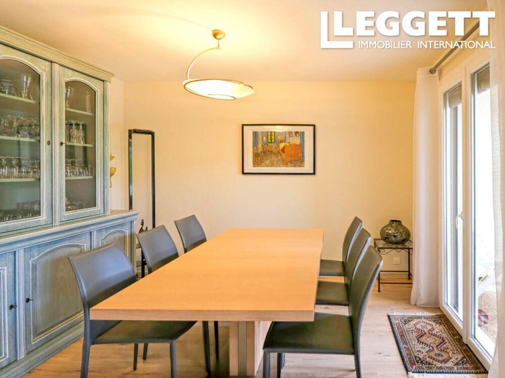 Vente Maison Villa de plain-pied magnifiquement rénovée avec garage et jardin privé à pied du center d'Uzès. UzÈs