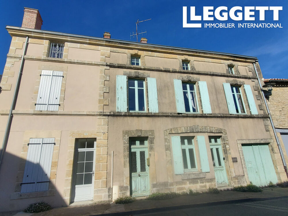 Élégante demeure de caractère au c?ur du charmant village de Foussais-Payré