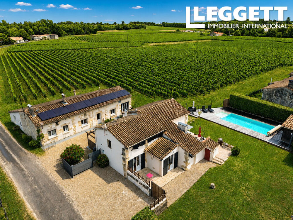 Grande maison de caractère en pierre plus gîte avec 3 chambres, jardin & piscine, dans hameau calme