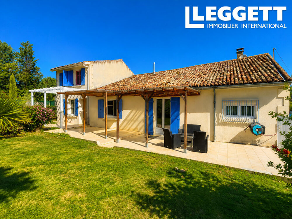 Deux maisons ? 14 chambres ? Piscine ? Dépendances ? Gîte et opportunité de vie multigénérationnel!