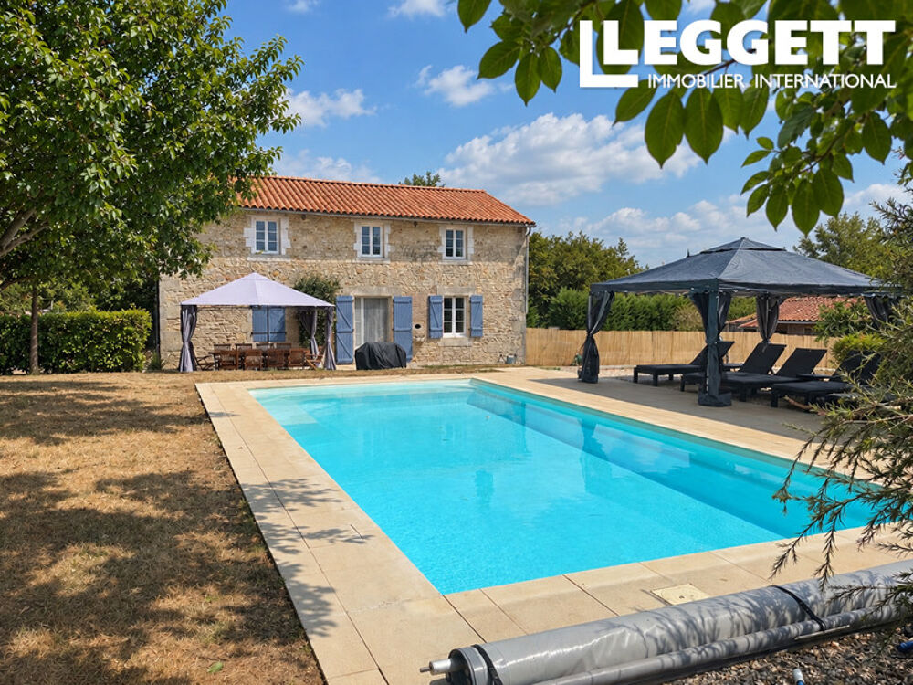 Superbe maison individuelle en pierre avec piscine chauffée et grand jardin, à proximité de Nanteuil-en-Vallée