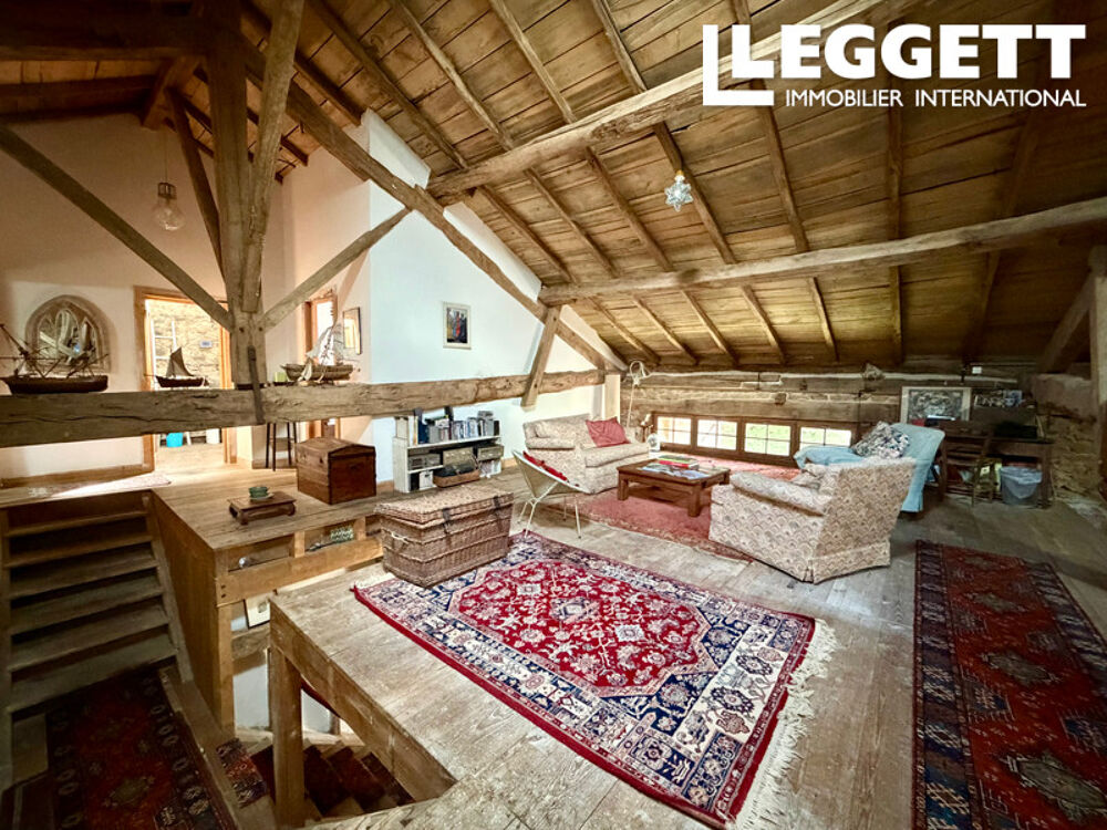Grange en pierre convertie, 4 chambres pleines de caractère, jardin, terrasse couverte et vue sur petit lac