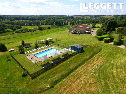 Superbe complexe de g&icirc;tes pouvant accueillir 40 personnes, avec maison principale, piscine et terrain 830000 86460 Availles-limouzine