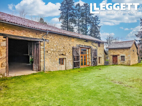   Une propri�t� unique compos�e de deux maisons s�par�es par une spacieuse grange. Maison - 10 pi�ce(s) - 232 m�