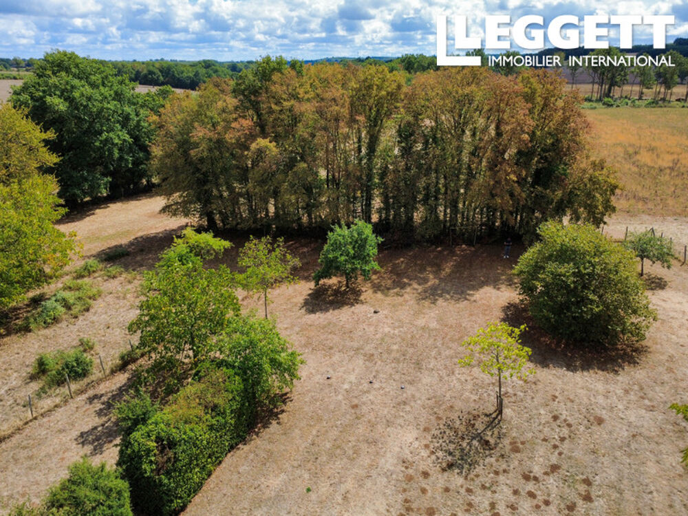 Vente Maison Superbe maison individuelle en pierre avec piscine chauffée et grand jardin, à proximité de Nanteuil-en-Vallée Nanteuil-en-vallÉe