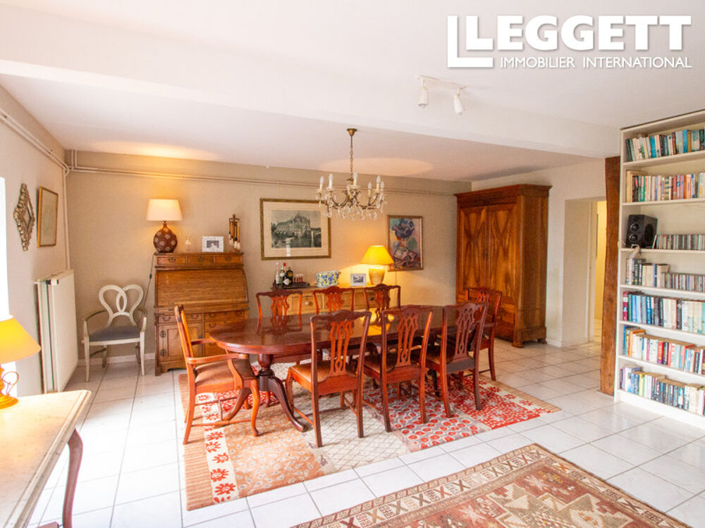 Vente Maison Ferme du XIXe siècle comprenant 5 chambres, une piscine et des dépendances, située dans un hameau près d'Assay Assay