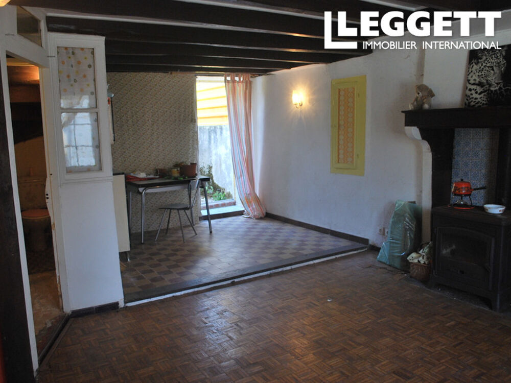 Une maison de village de deux chambres avec petit jardin attenant, située au centre du Bussière Poitevine.