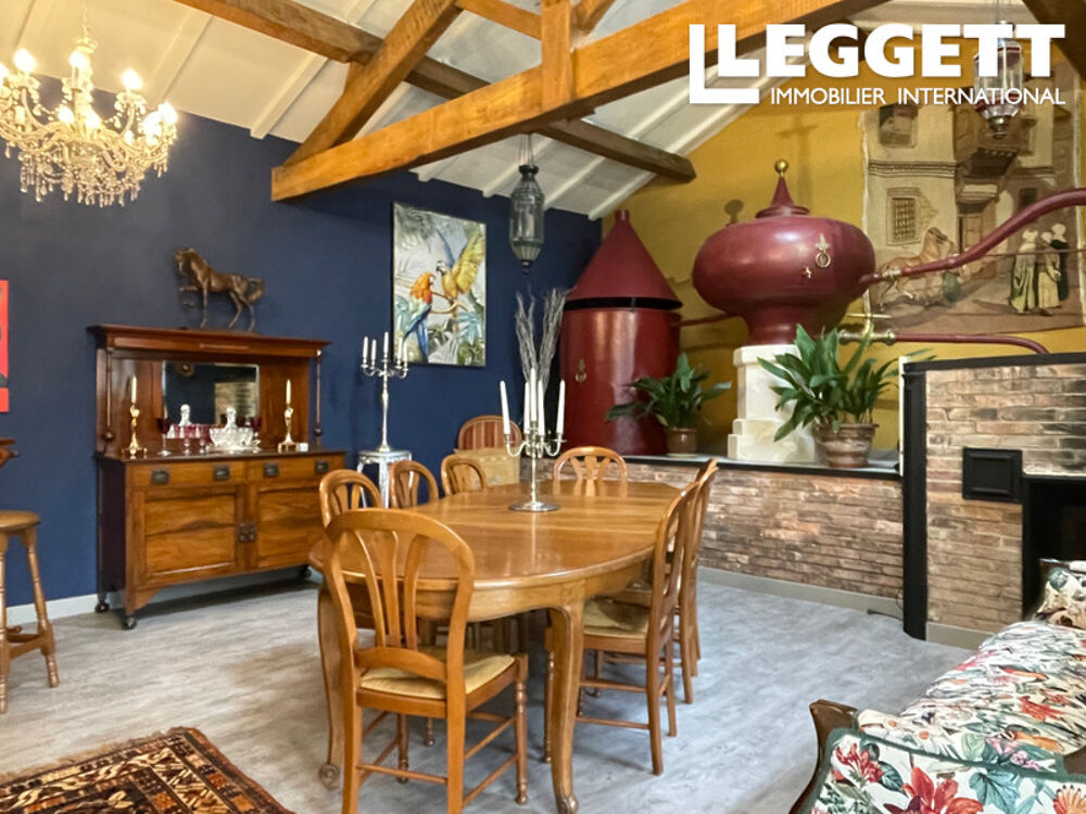 Belle propriété de caractère située à Segonzac près de Jarnac, parfaite coin calme, dans la campagne.