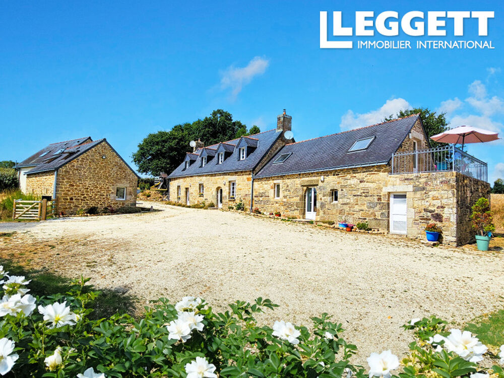 Vente Maison Magnifique propriété bretonne avec deux gîtes, piscine chauffée et fort potentiel locatif près de Rostrenen. Rostrenen