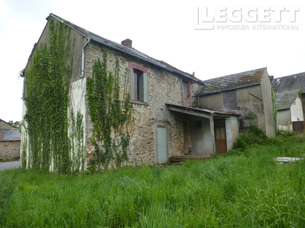 Maison jumelée habitable de deux chambres avec une deuxième propriété à rénover entièrement.