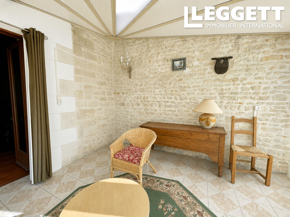 Vente Maison Propriété au rez-de-chaussée, avec trois chambres, deux vérandas, grand jardin et vue. Saint-amant-de-boixe