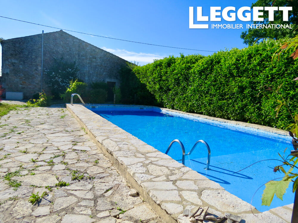 Vente Maison Propriété de deux maisons avec piscine et potentiel gîte près de Saint-Savinien (Charente-Maritime) Saint-savinien