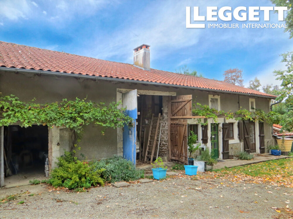Un charmant cottage paisible de 2 chambres à coucher, proche des commodités et offrant un potentiel commercial
