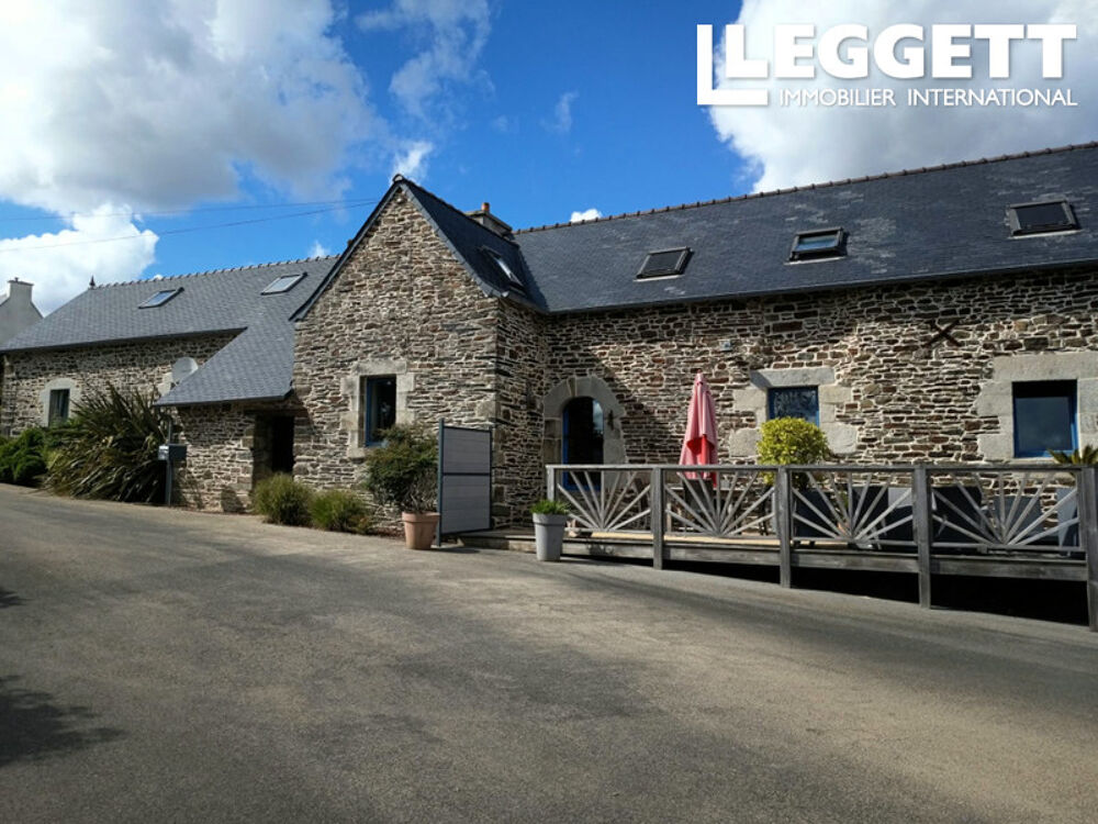 Vente Maison Une longère superbement présentée, avec des dépendances et un terrain à la campagne. Le cloÎtre-pleyben
