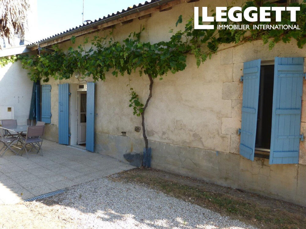 Vente Maison Ferme à rafraîchir avec dépendances sur 31ha de belles terres bordées par une rivière. Adriers