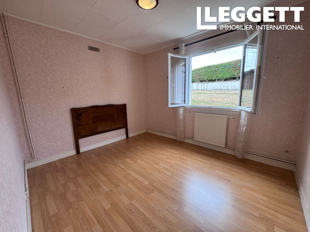 Maison de plain-pied de 4 chambres avec garage, tout-à-l'égout et jardin clos près de St Séverin