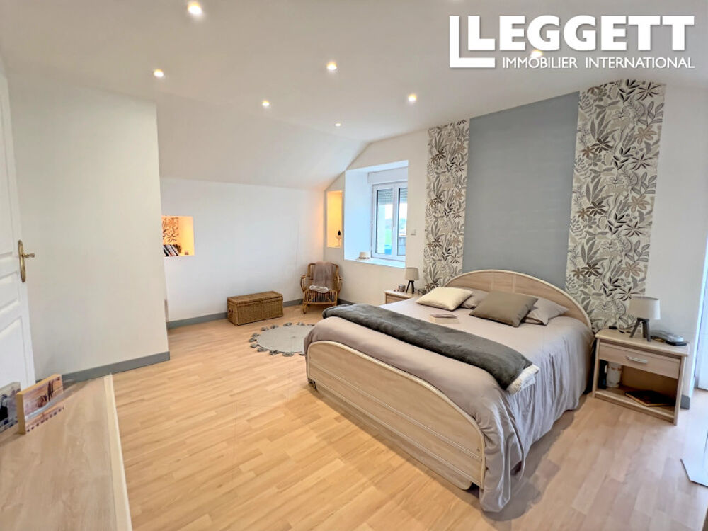 Vente Maison Maison en pierre rénovée avec grange, dépendances et vue campagne Saint-lÉger-de-montbrillais
