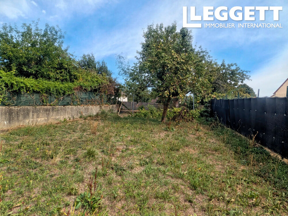Vente Maison Maison de deux chambres au bourg de Mialet avec grande terrasse, jardin et garage Mialet