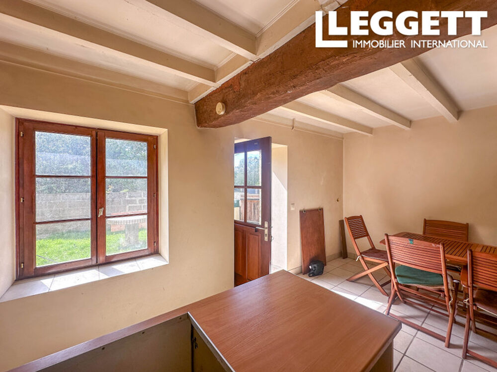 Vente Maison Maison en pierre à finir de rénover, 3 chambres , jardin et garage/ atelier , à 3,5 km d?Aulnay. Saint-georges-de-longuepierre
