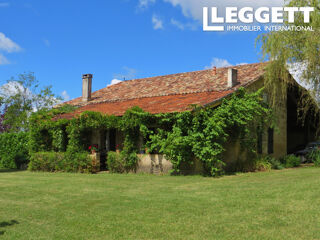 Vente Maison Magnifique maison de ferme en pierre de 4 chambres avec terrasse, piscine chauffée et vue sur la campagne. Miramont-de-guyenne