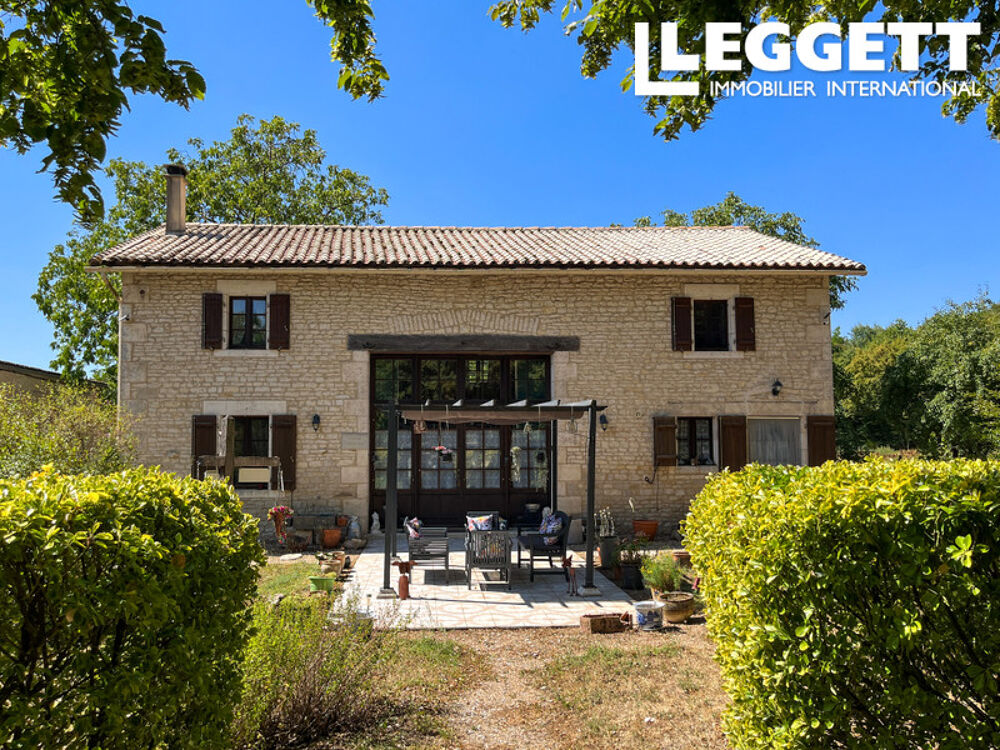 Magnifique propriété avec maison principale et 4 gîtes ? proche de Ruffec