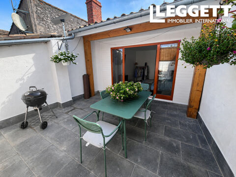  Une propriété de 3 chambres magnifiquement rénovée avec terrasse ouverte, au centre d'Eymet. Maison - 4 pièce(s) - 80 m²