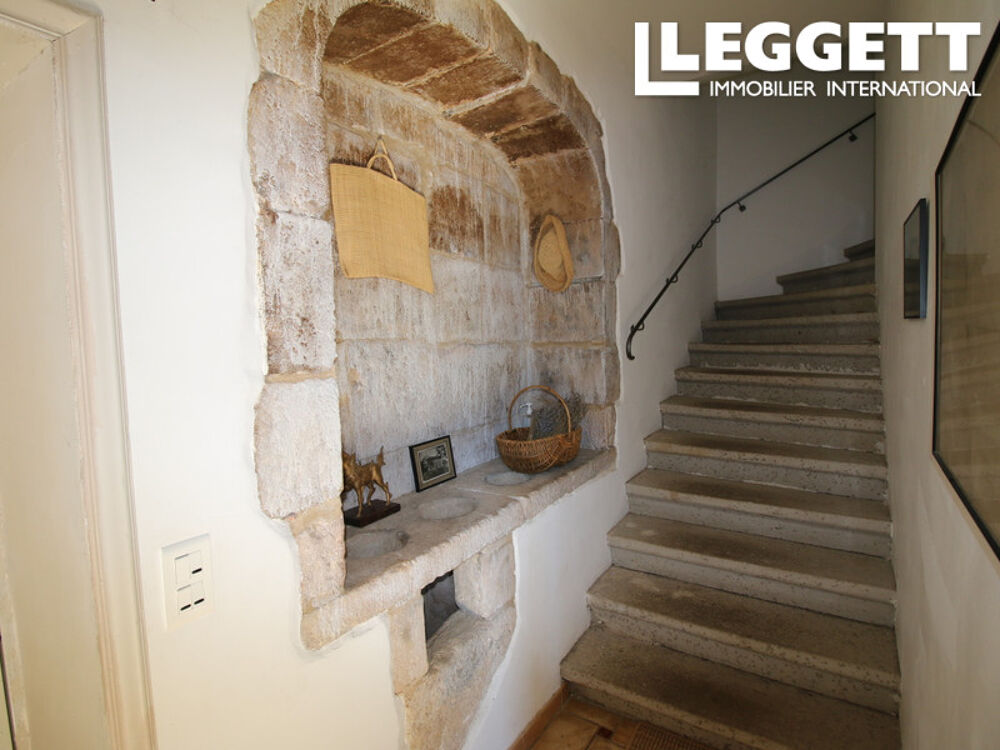 Vente Maison Domaine en pierre naturelle de 700 m², dont 325 m² habitables, et plus de 5,5 hectares de terrain attenant. Ruoms