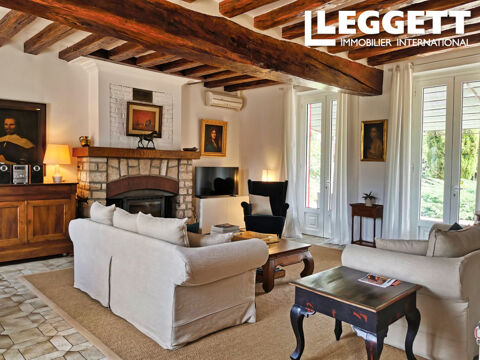   Charmante Maison de 3 Chambres avec G�te Ind�pendant, D�pendances, Jardin et Cour ? Proche Centre de Chabris. Maison - 6 pi�ce(s) - 212 m�