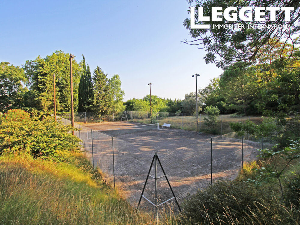 Vente Maison Villa de 4 chambres avec grande terrasse, piscine, terrain de tennis et plus de 2 hectares de terrain à Laurac Laurac