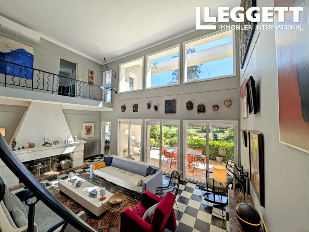 Maison d'architecte de 154 m² avec appartement indépendant de 42 m² sur un terrain piscinable de 3 580 m²
