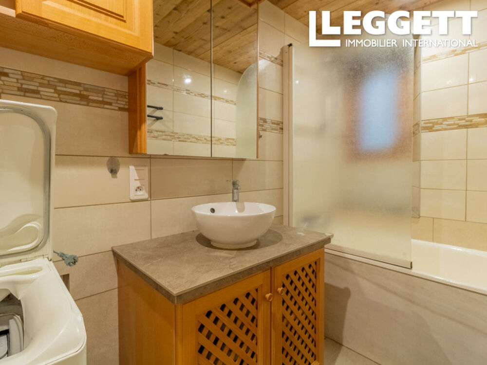 Bâtiment de 6 logements meublés, local commercial, greniers de 120 m² au sol et caves - Bozel - Trois Vallées
