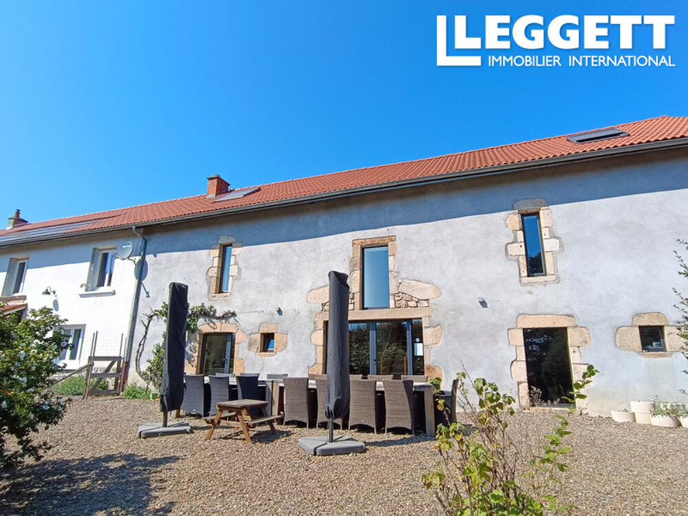 Maison 11 pièces 316 m² · à Saint-Priest-des-Champs · 316 m² · 429 000 €