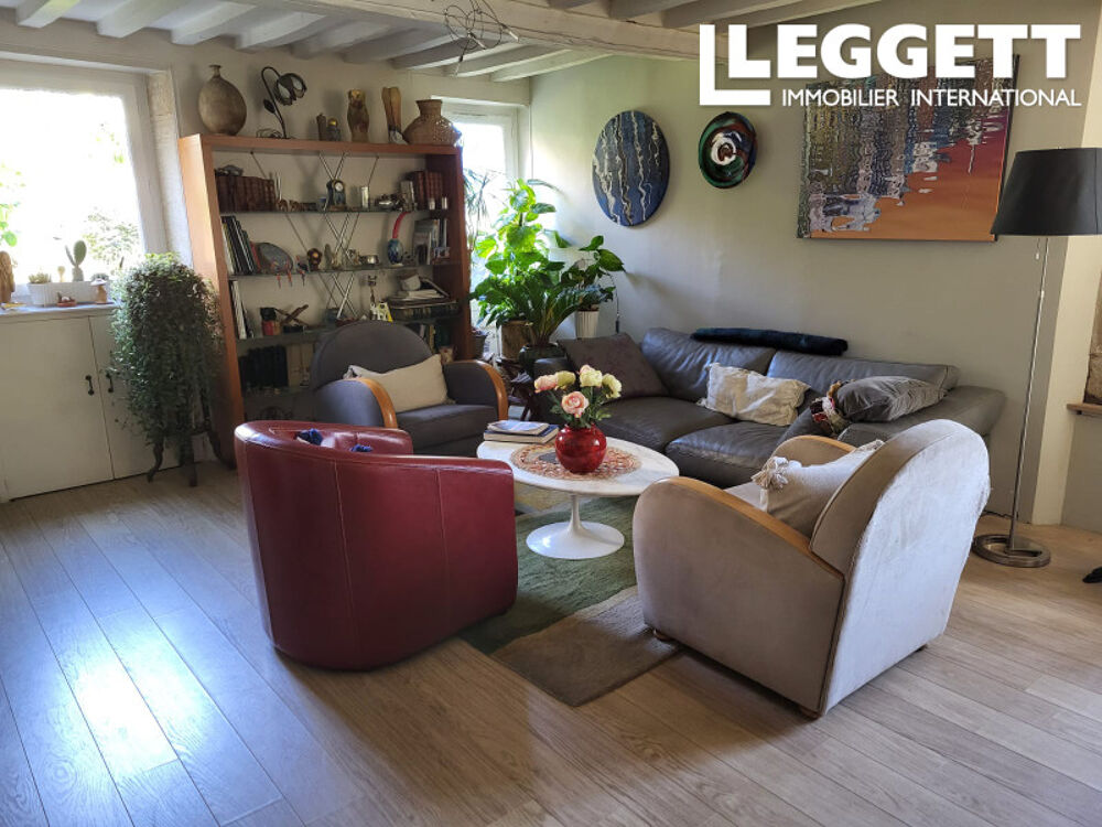 Vente Maison Leggett vous présente une belle maison de 4 chambres et garage attenant de 75 m2 à Biéville Beuville, Caen. BiÉville-beuville