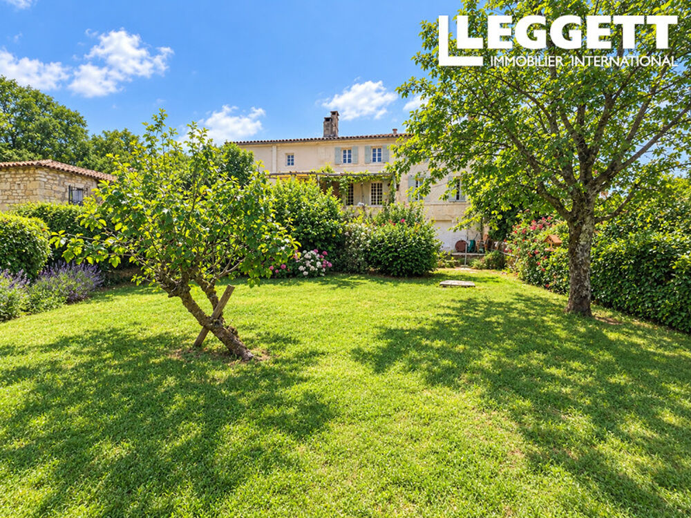 Vente Maison Maison charentaise de caractère ,deux gîtes, piscine, jardin, parking, revenus locatifs près de Saint-Savinien Crazannes