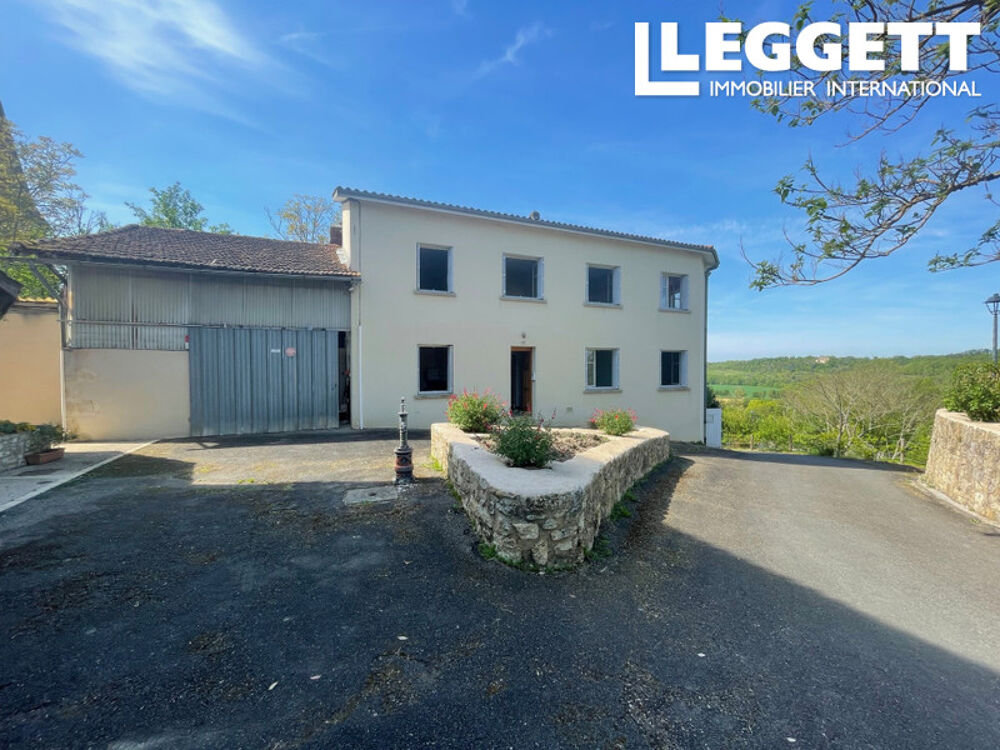 Vente Maison Maison de 1972 au sommet du village avec jardin de 800 m² attenant et garage. Surface hab. 124 m², à rénover. Auch