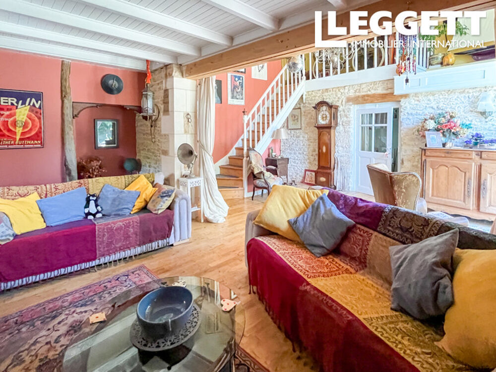 Vente Maison Superbe propriété indépendante de 4 chambres sur plus de 4 000 m² de terrain ? à proximité de Civray<br /> Val-de-comportÉ